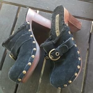 Sexy surf lounge:vintage Roxy wooden furry clogs